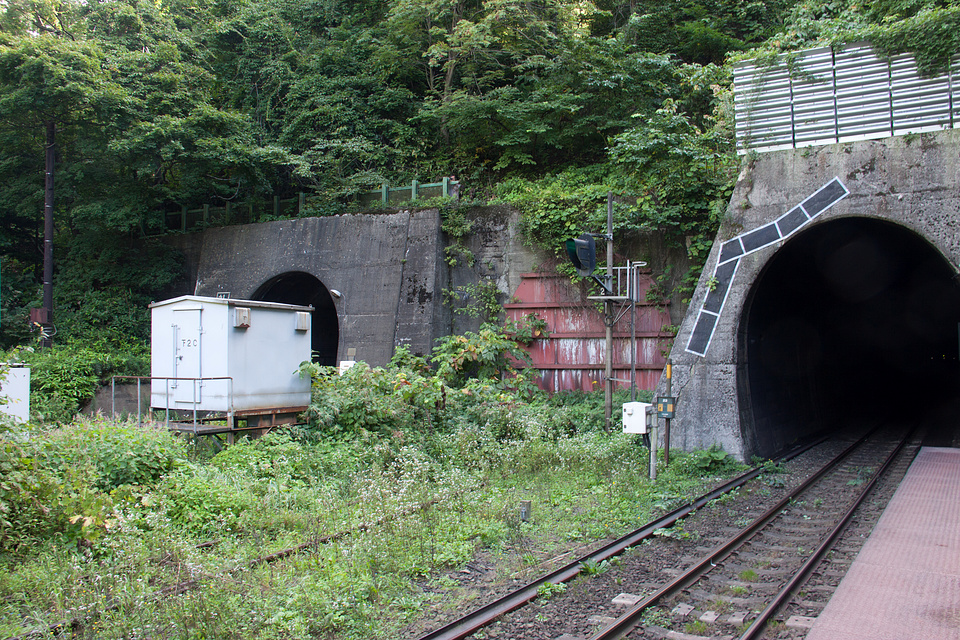 礼文華山トンネル